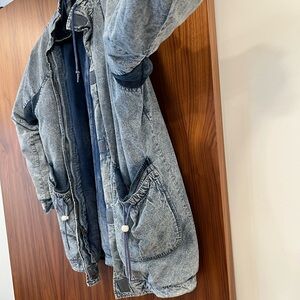 Vintage East West 80’s oversized denim acid wash puffy jacket w drawstring